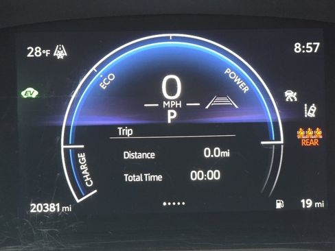 Used 2025 Toyota Camry LE image 28