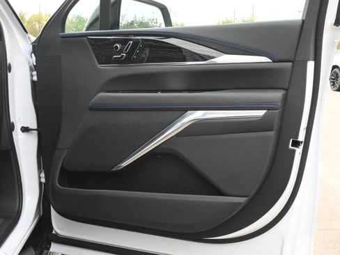 New 2026 Cadillac Escalade IQL Sport 1 w/ LPO, ONYX Package image 28