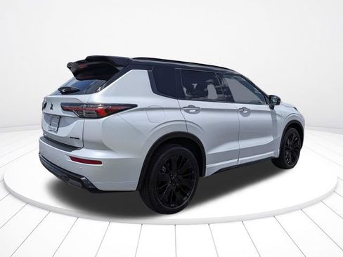 New 2026 Mitsubishi Outlander SEL Black Edition FWD image 3