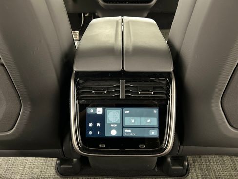 Used 2023 Rivian R1S Adventure AWD/4WD image 30
