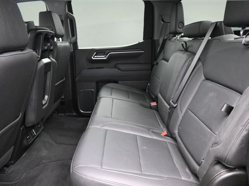 Used 2026 GMC Sierra 1500 SLT AWD/4WD image 15