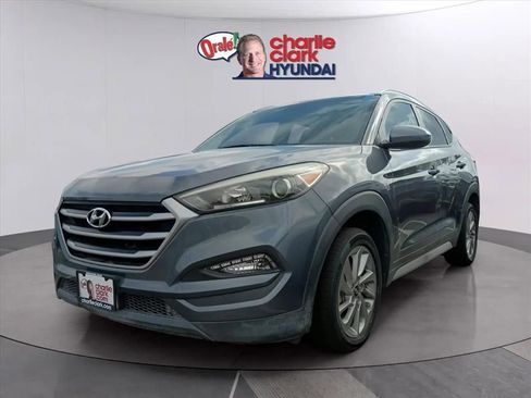 Used 2017 Hyundai Tucson SE image 1