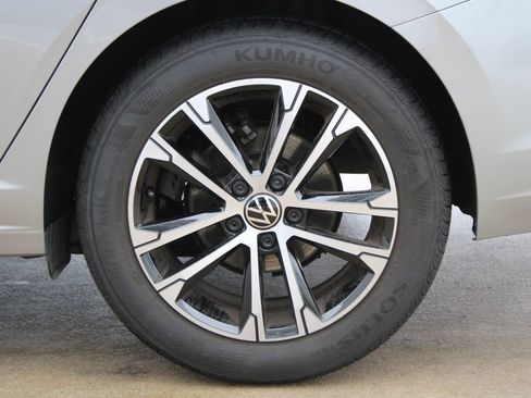 Certified 2024 Volkswagen Jetta Sport image 28