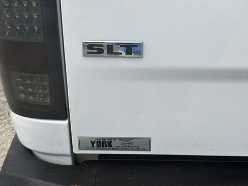 Used 2018 RAM 2500 SLT AWD/4WD image 30