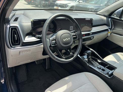 Certified 2024 Kia Sorento SX image 19