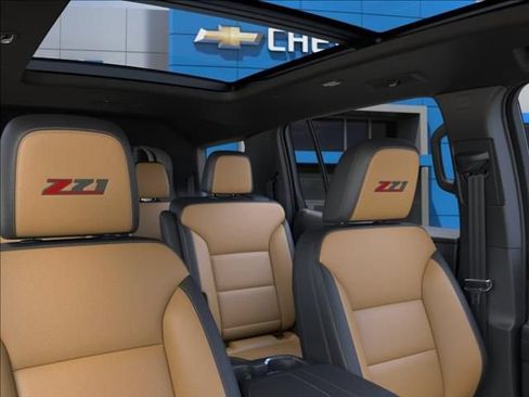 New 2027 Chevrolet Traverse Z71 w/ Driver Confidence Package AWD/4WD image 29