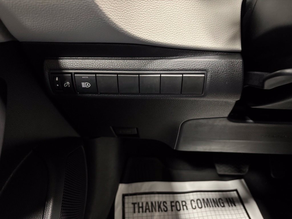 Used 2025 Toyota Corolla LE FWD image 17