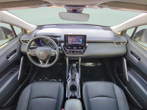 Used 2022 Toyota Corolla Cross XLE FWD image 12