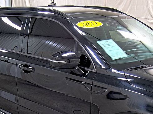 Used 2023 Kia Sorento EX w/ Panoramic Sunroof Package image 15