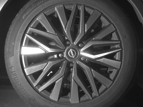 Used 2025 Nissan Altima 2.5 SV FWD image 15