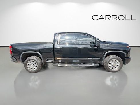 Used 2024 Chevrolet Silverado 2500 High Country w/ High Country Premium Package AWD/4WD image 2