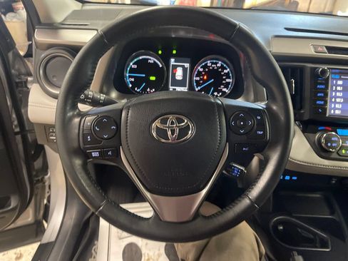 Certified 2017 Toyota RAV4 XLE AWD/4WD image 19