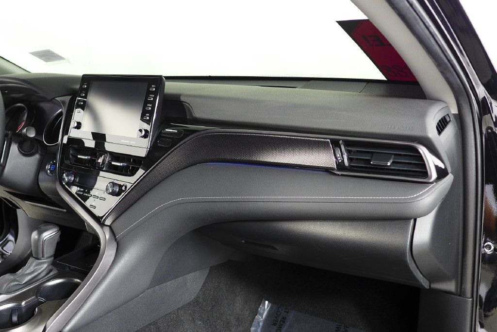 Used 2023 Toyota Camry XSE FWD image 14