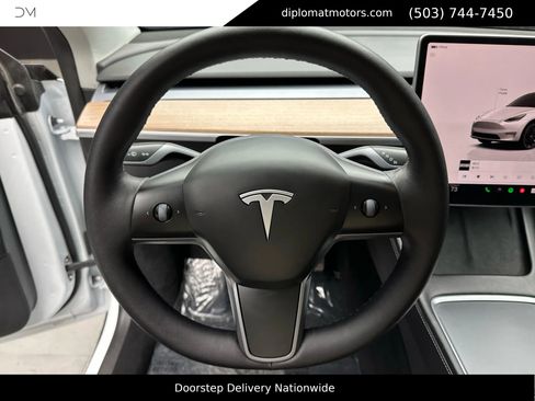 Used 2023 Tesla Model Y Long Range image 27