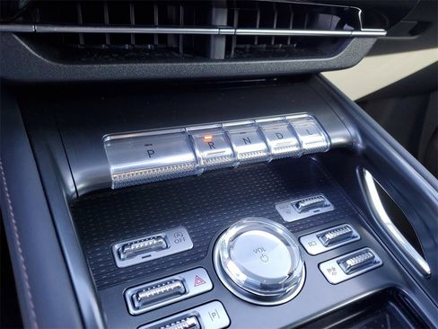 Certified 2024 Lincoln Nautilus Reserve w/ Equipment Group 203A image 29