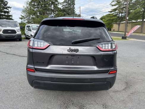 Used 2021 Jeep Cherokee Latitude Plus AWD/4WD image 5