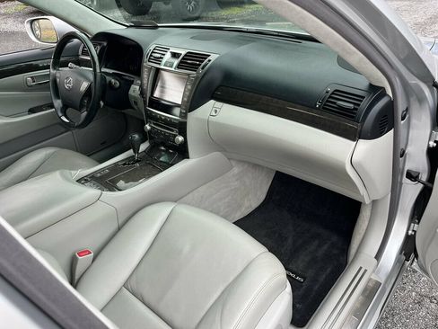Used 2011 Lexus LS 460 L w/ Luxury Pkg AWD/4WD image 36