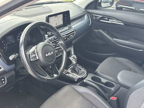 Certified 2023 Kia Seltos S w/ Navigation Package image 15