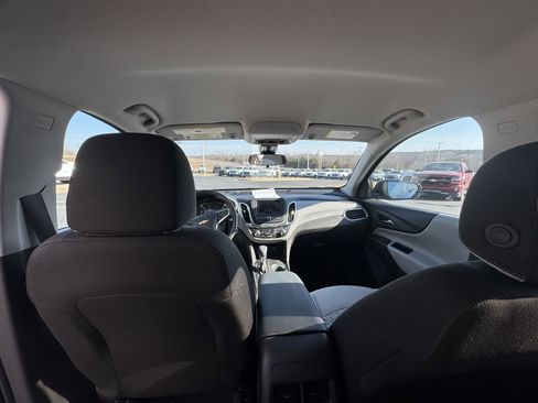 Used 2024 Chevrolet Equinox LS w/ LS Convenience Package image 9