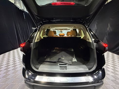 Used 2025 Nissan Rogue SV w/ SV Premium Package image 34