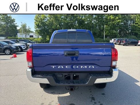 Used 2022 Toyota Tacoma SR5 RWD image 4