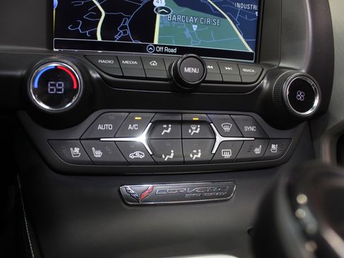 Used 2019 Chevrolet Corvette w/ 2LT w/ 2LT Preferred Equipment Group image 67