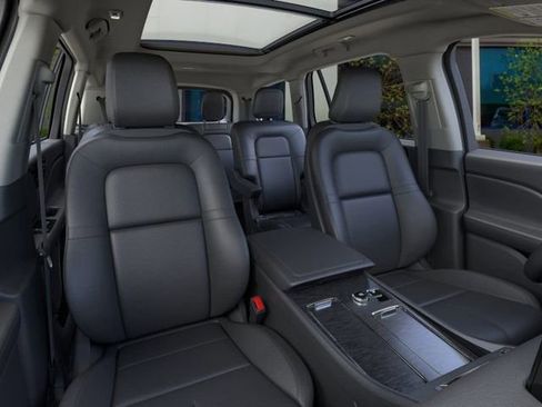 New 2026 Lincoln Aviator AWD image 10