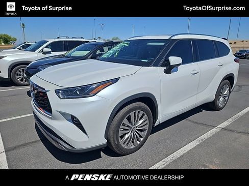 Used 2023 Toyota Highlander Platinum image 1