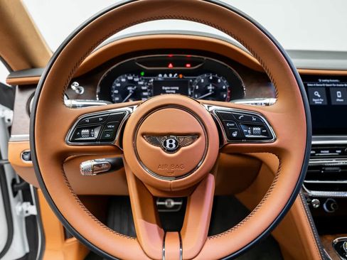 Used 2023 Bentley Flying Spur W12 image 19