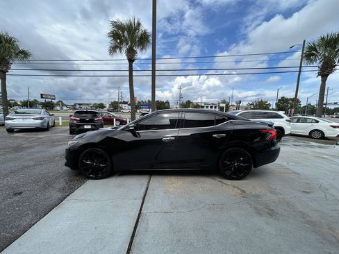 Used 2017 Nissan Maxima SR w/ Midnight Edition FWD image 8