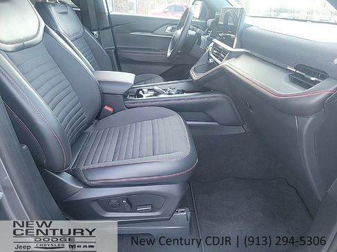 Used 2025 Ford Explorer ST-Line AWD/4WD image 23