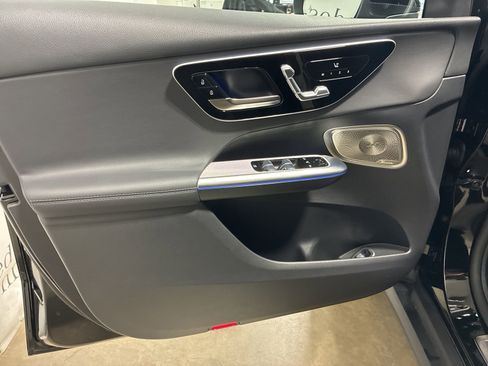 Used 2025 Mercedes-Benz GLC 300 GLC 300 image 8