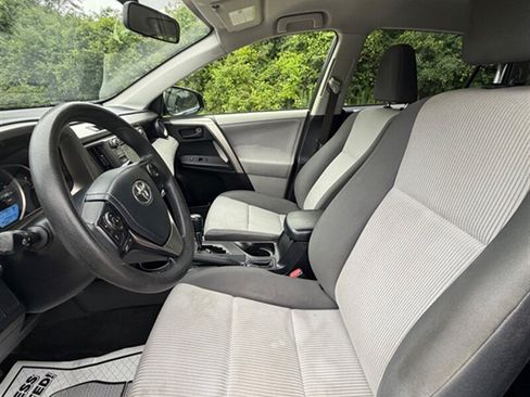 Used 2013 Toyota RAV4 LE FWD image 18