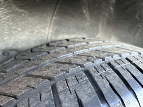 Used 2023 Chevrolet Suburban Premier image 10