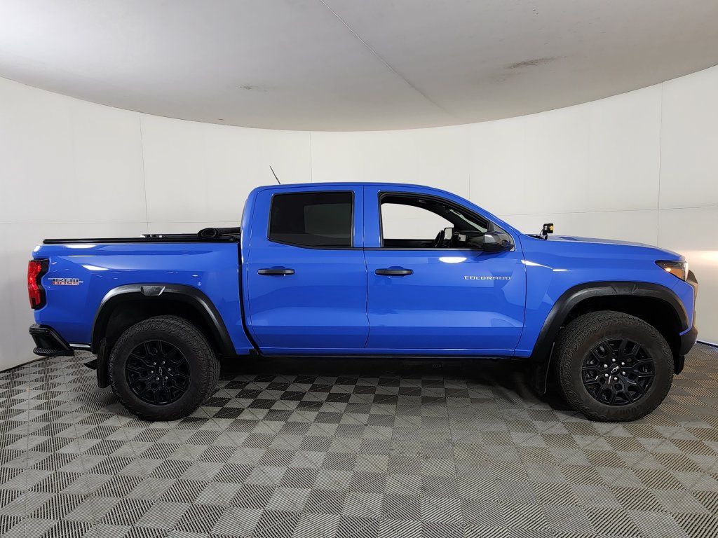 Used 2025 Chevrolet Colorado Trail Boss AWD/4WD image 8