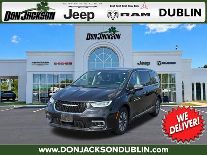 Used 2023 Chrysler Pacifica Limited