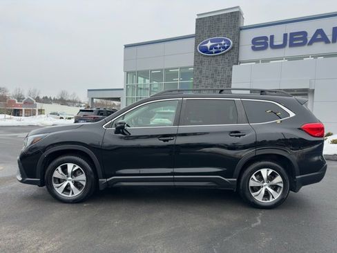 Used 2023 Subaru Ascent Premium w/ Convenience Package image 9