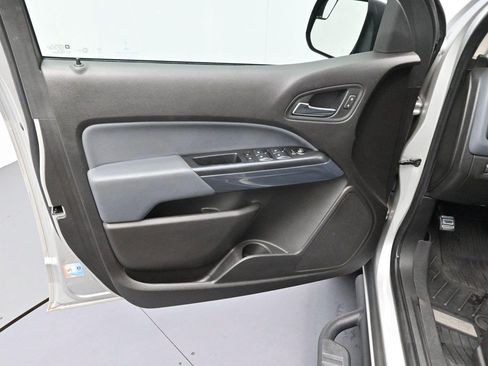 Used 2018 Chevrolet Colorado Z71 AWD/4WD image 11