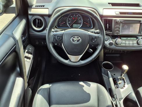 Used 2014 Toyota RAV4 Limited w/ Technology Package FWD image 14