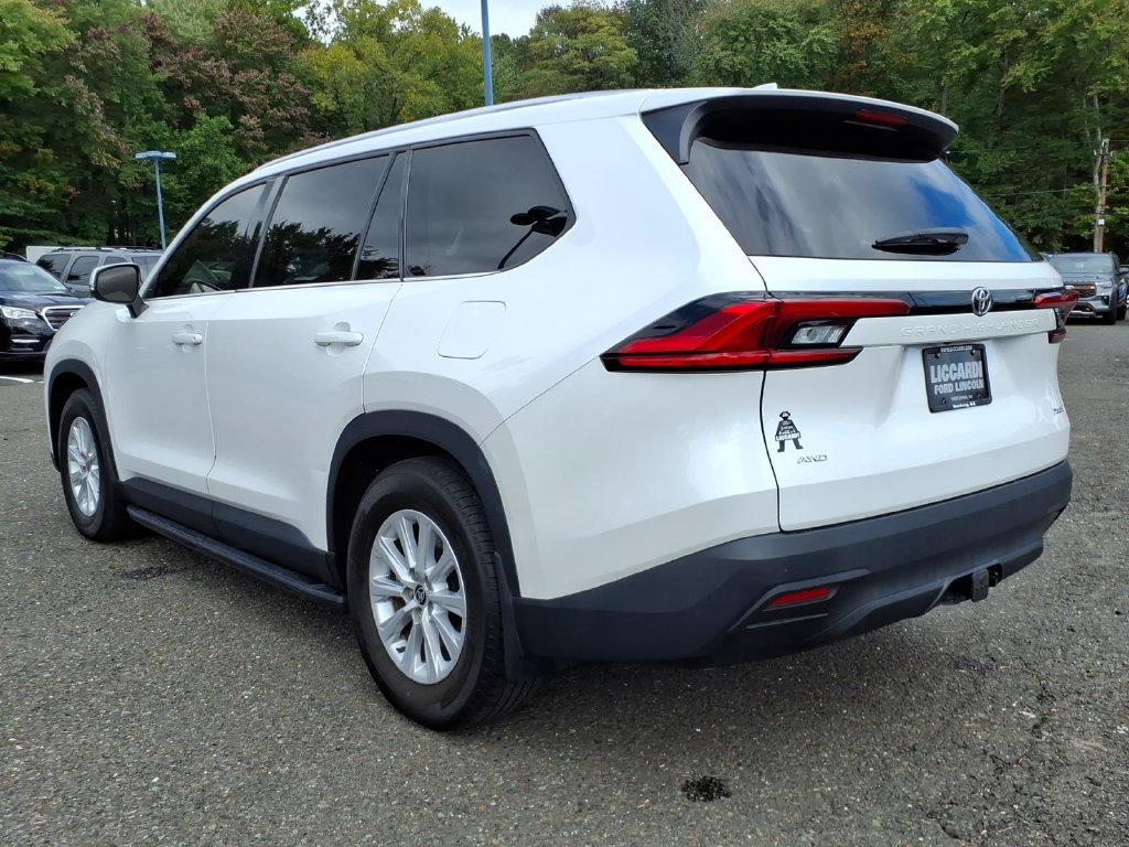 Used 2024 Toyota Grand Highlander AWD image 5