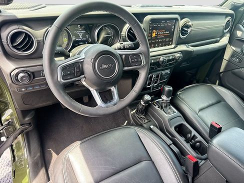 Used 2023 Jeep Wrangler Unlimited Sahara AWD/4WD image 10