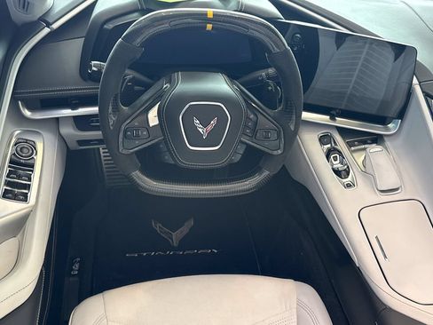 Used 2023 Chevrolet Corvette Stingray Premium Conv w/ Z51 Performance Package RWD image 18