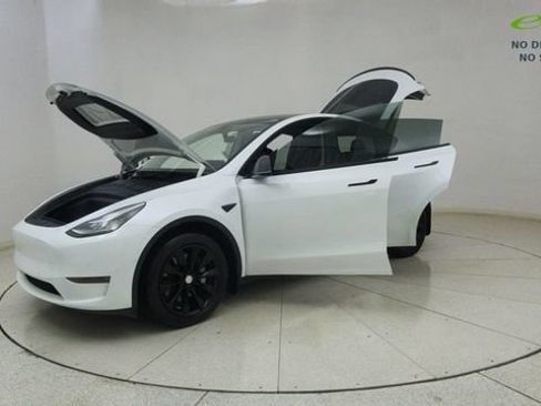 Used 2022 Tesla Model Y Long Range AWD/4WD image 73