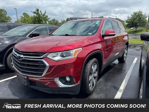 Used 2018 Chevrolet Traverse LT FWD image 1