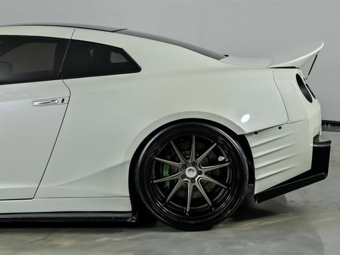 Used 2013 Nissan GT-R Premium AWD/4WD image 9
