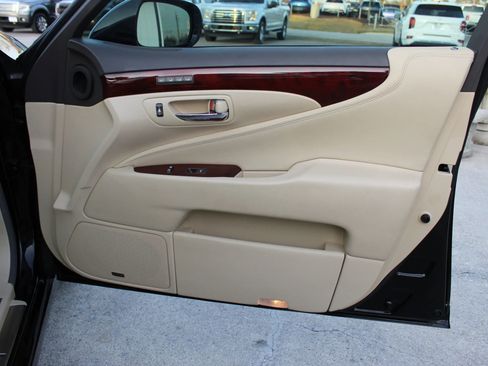 Used 2011 Lexus LS 460 w/ Luxury Value Edition image 28