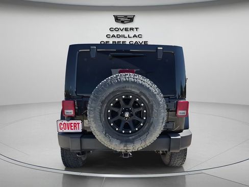 Used 2013 Jeep Wrangler Unlimited Rubicon w/ Connectivity Group image 8