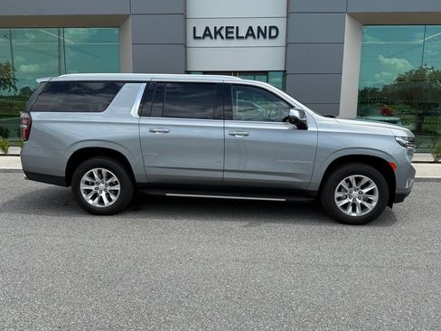 Used 2024 Chevrolet Suburban Premier AWD/4WD image 2