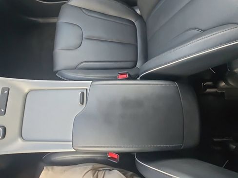 Used 2025 Hyundai Palisade SEL FWD image 23