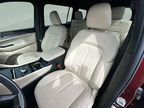 Used 2024 Jeep Grand Cherokee L Limited w/ Black Appearance Package RWD image 22
